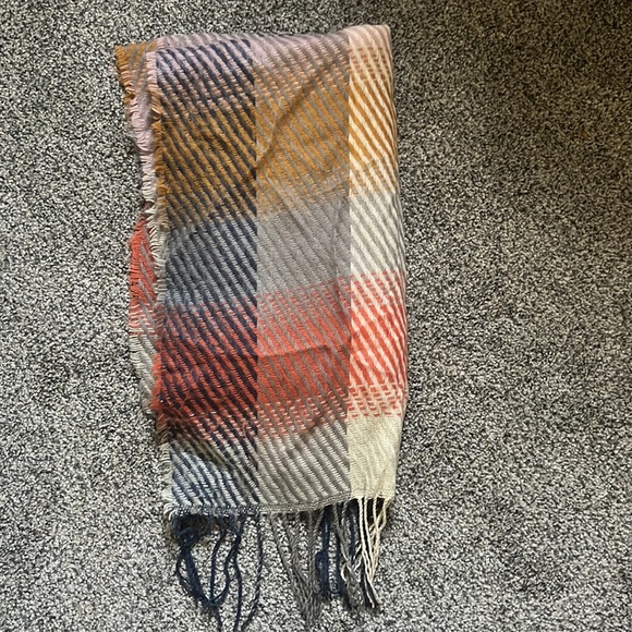 Multicolor scarf - Picture 3 of 3